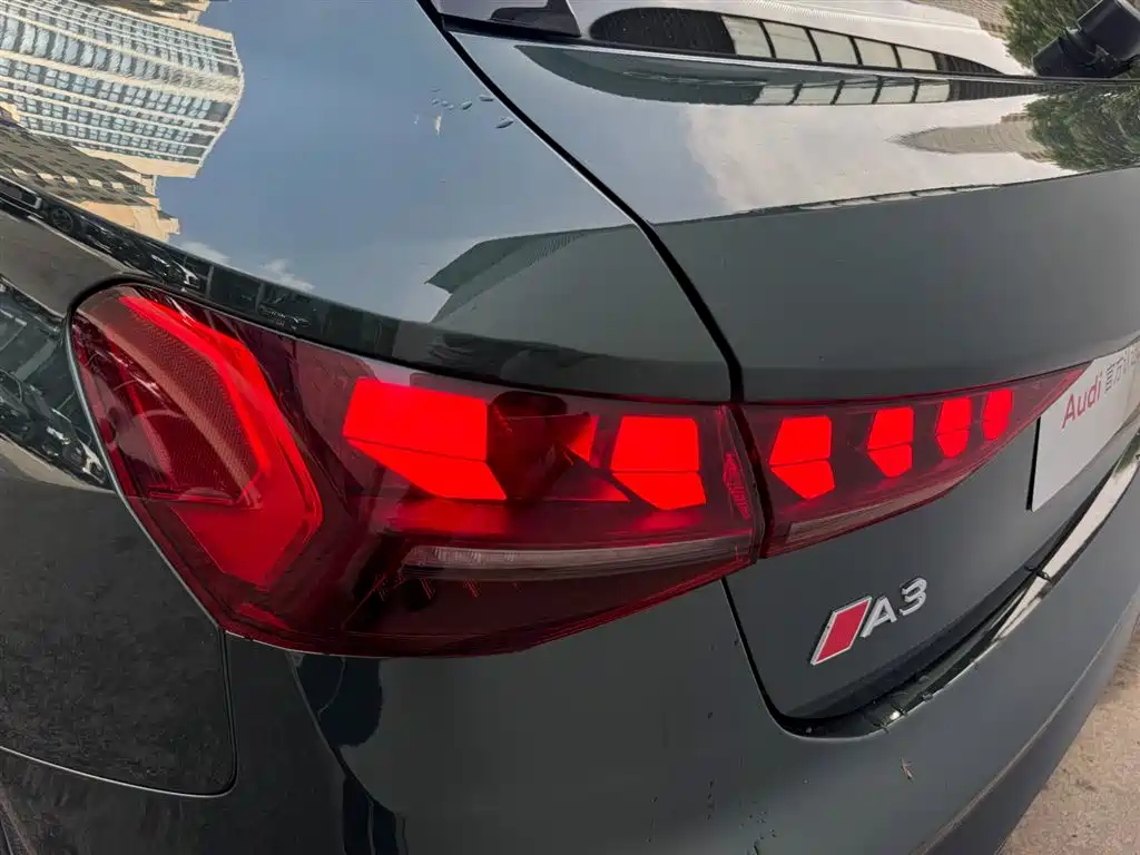 Audi A3 Sportback 35 TFSI Flying Spur Premium