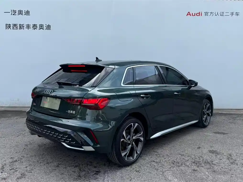 Audi A3 Sportback 35 TFSI Flying Spur Premium