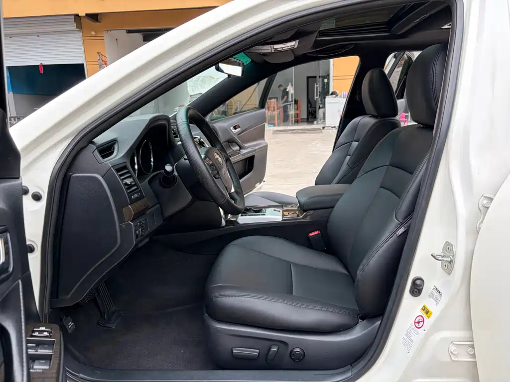 Mark X 2.5 V Style Sharp Navigation