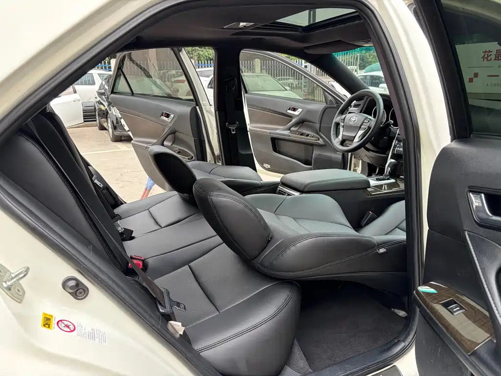 Mark X 2.5 V Style Sharp Navigation