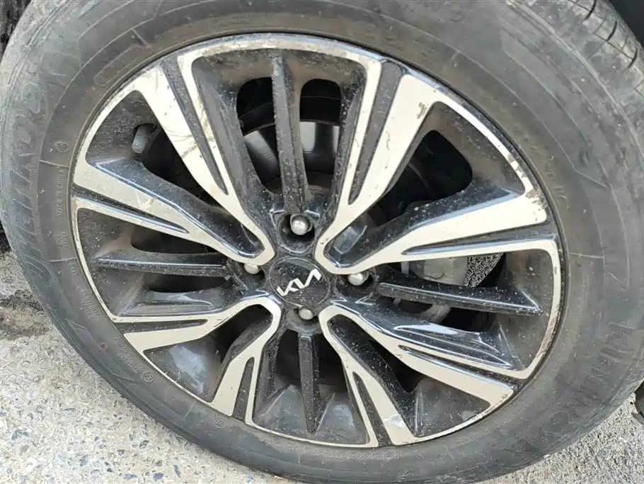 Stonic 1.4 L CVT Fun Enjoyment Sunroof