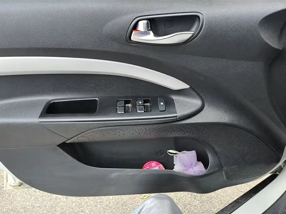 Stonic 1.4 L CVT Fun Enjoyment Sunroof