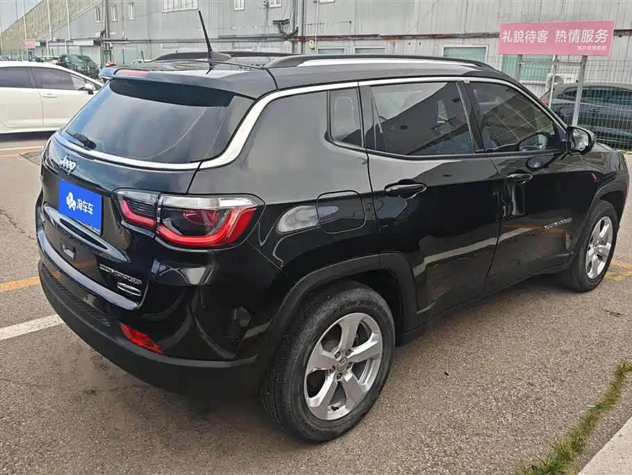 Compass 200 T Auto Home Enjoyment
