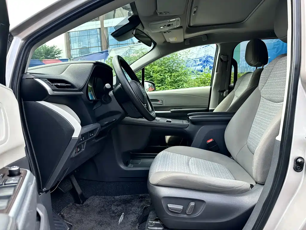 Sienna 2.5 L Hybrid Comfort