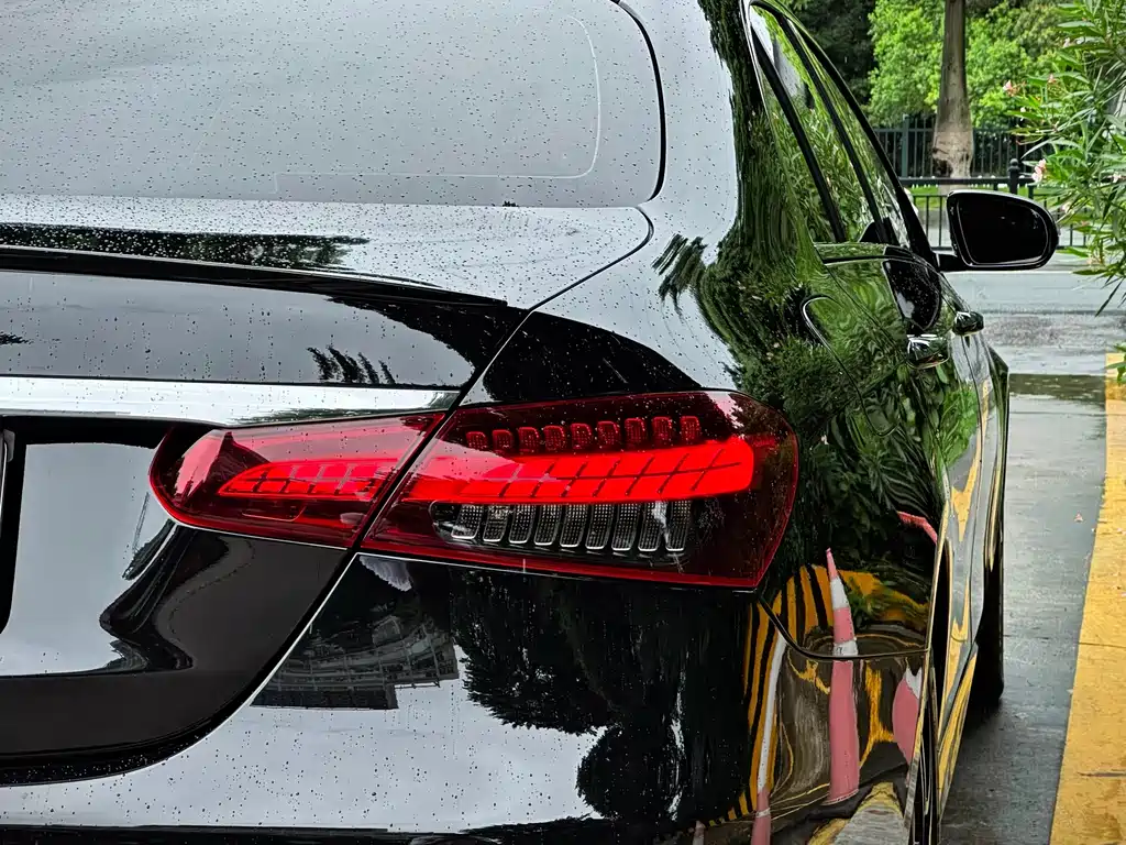Mercedes-Benz E-Class (Import) E 300 Fashion Sport