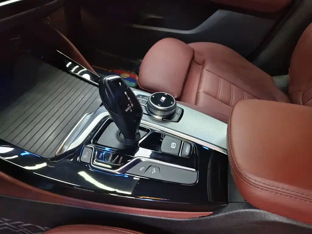 BMW X4 xDrive25 i M Sport Package
