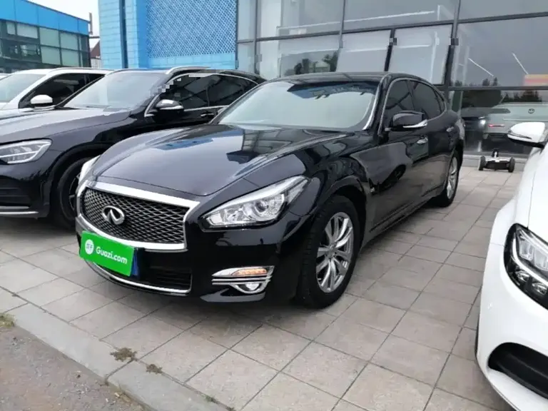 Infiniti Q70 Q70 L 2.5 L Elite