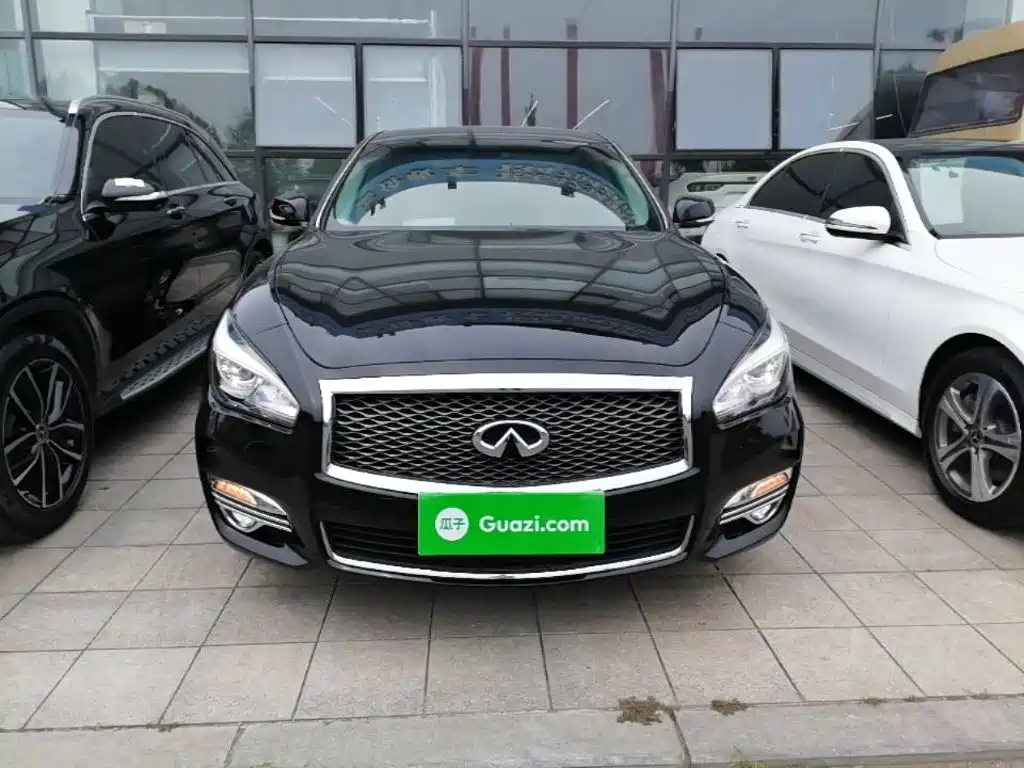 Infiniti Q70 Q70 L 2.5 L Elite