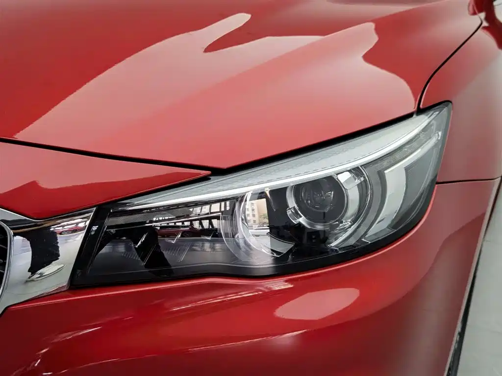 MG6 20 T Manual Luxury Connected CN-V