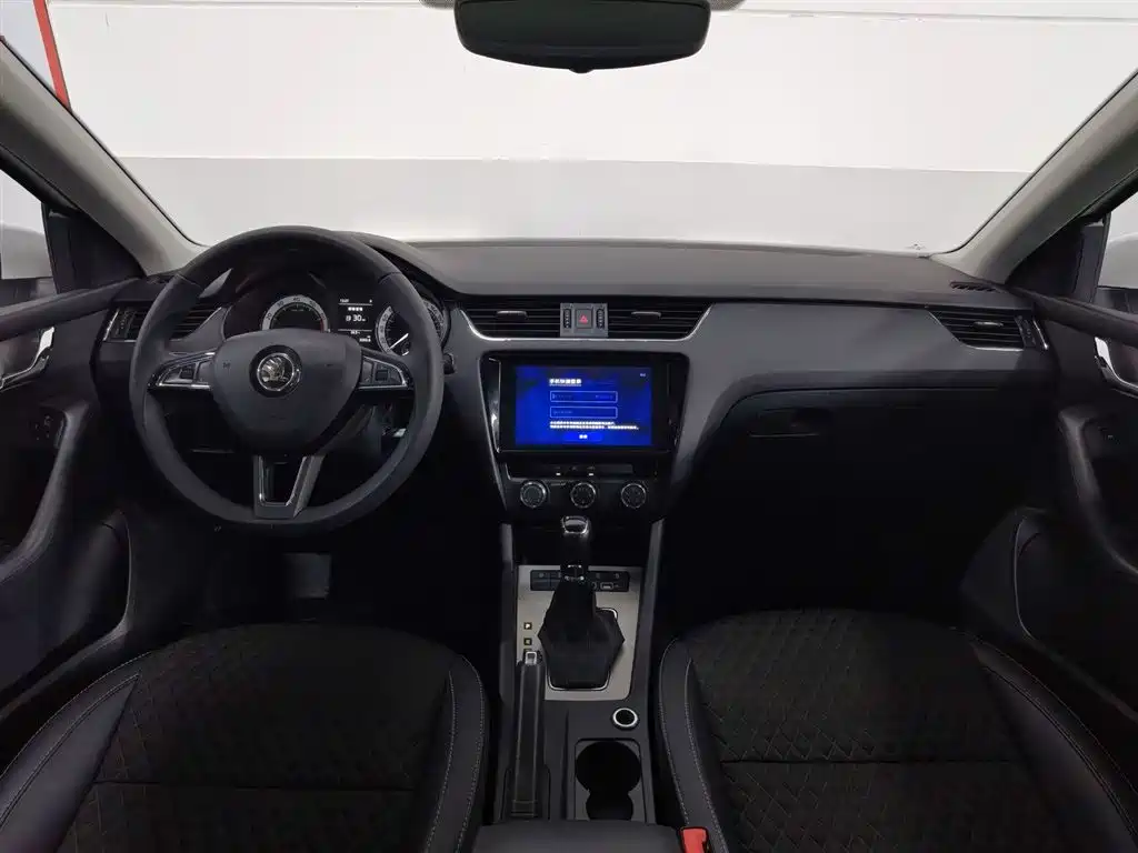 Octavia 1.5 L Auto Smart Travel Luxury CN-VI