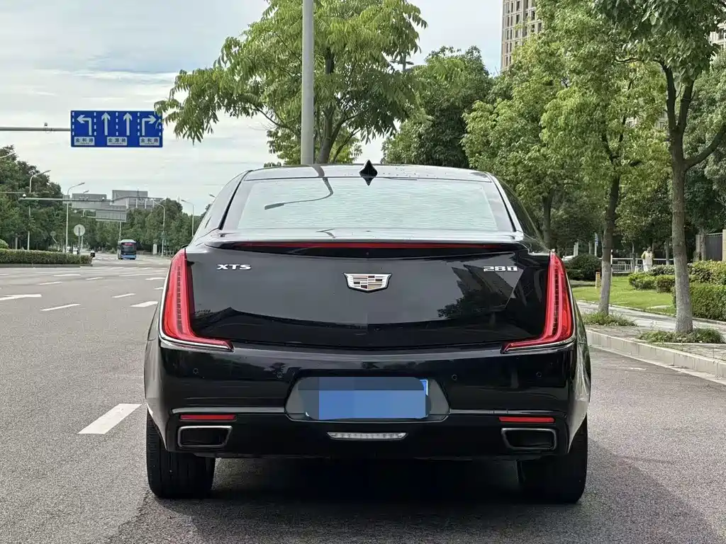 Cadillac XTS 28 T Tech