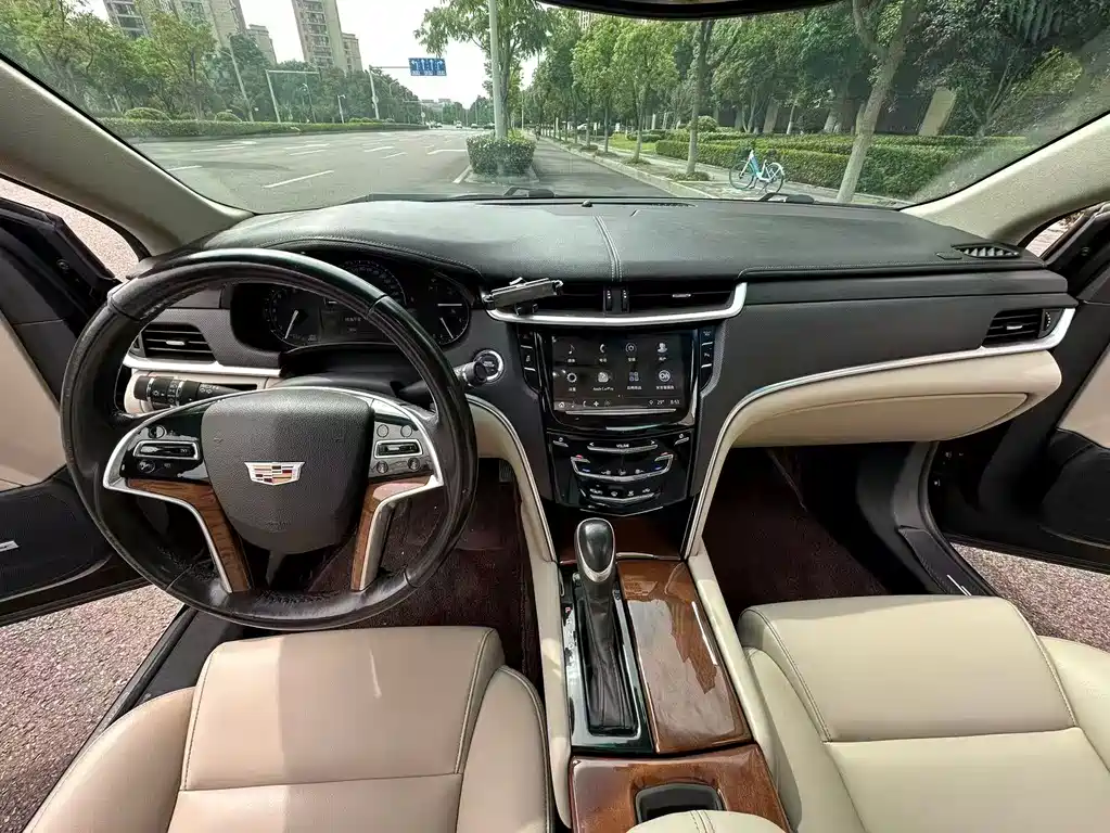 Cadillac XTS 28 T Tech