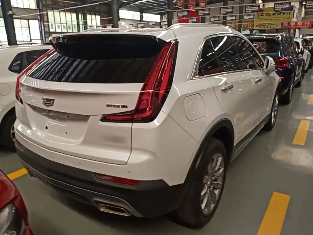 Cadillac XT4 28 T 2 WD Luxury