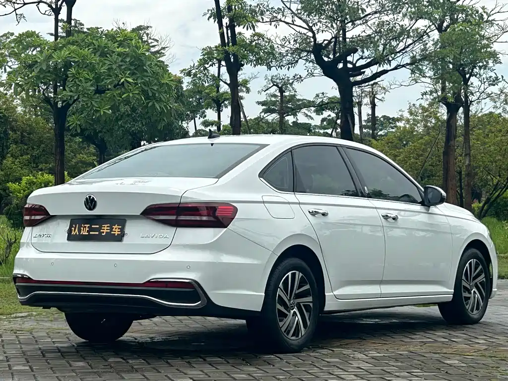 Lavida Facelift 1.5 L Auto 5 Million