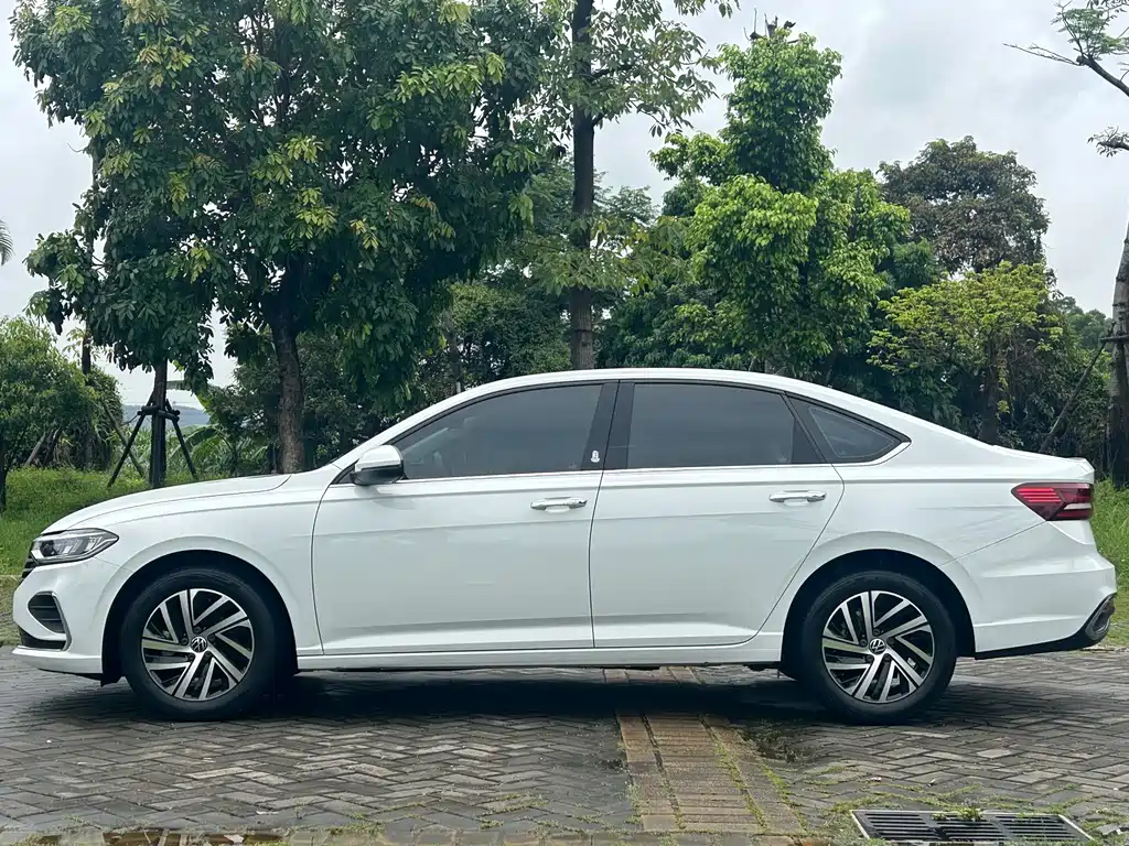 Lavida Facelift 1.5 L Auto 5 Million