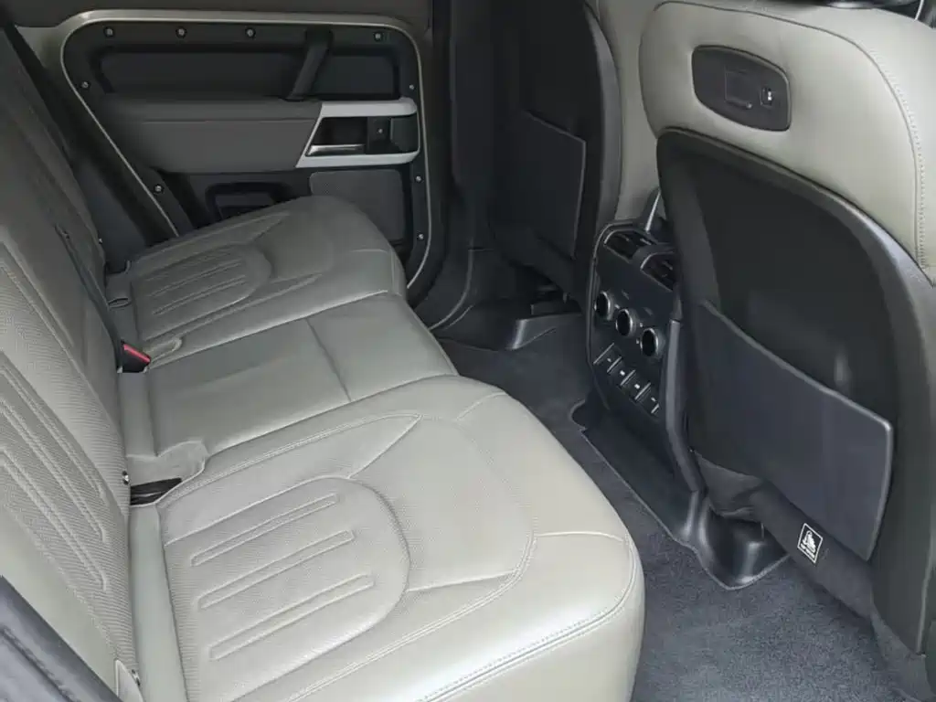 Land Rover Defender 110 P400 HSE