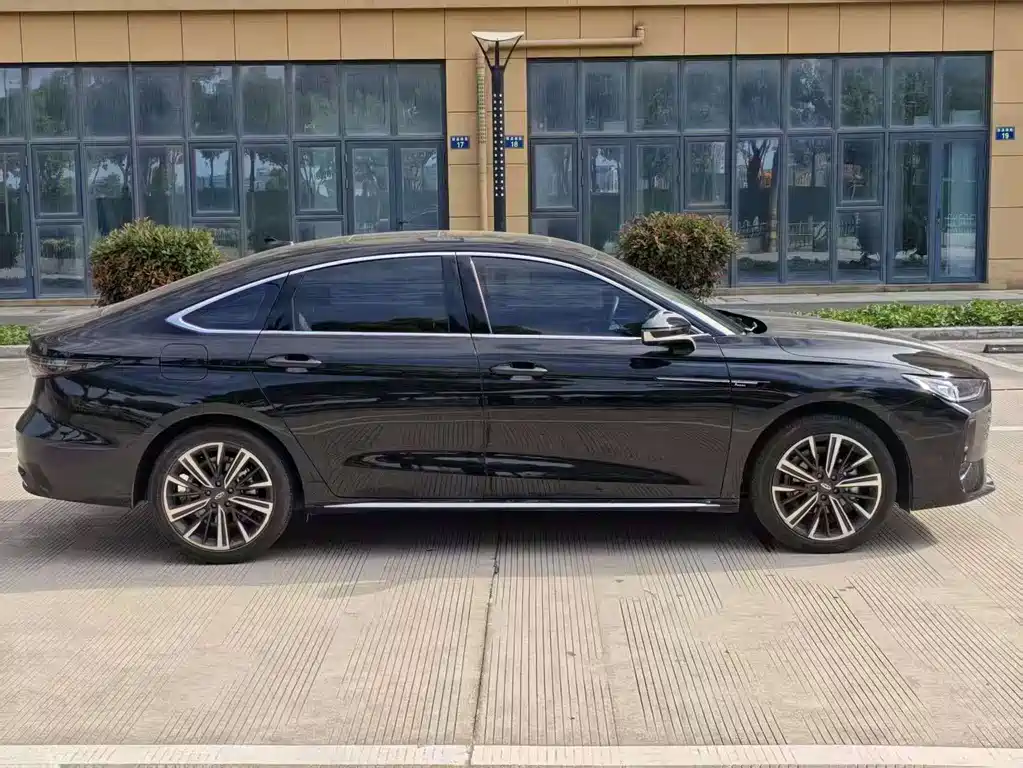 Arrizo 8 PRO 1.6 T DCT Luxury +