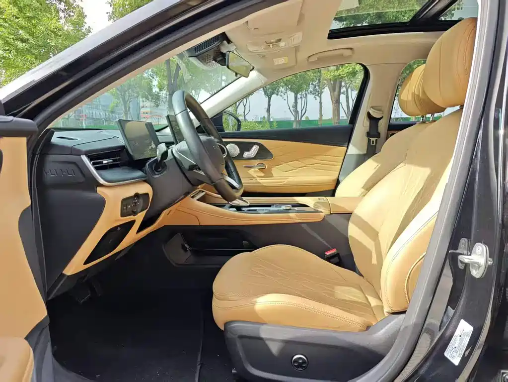 Arrizo 8 PRO 1.6 T DCT Luxury +