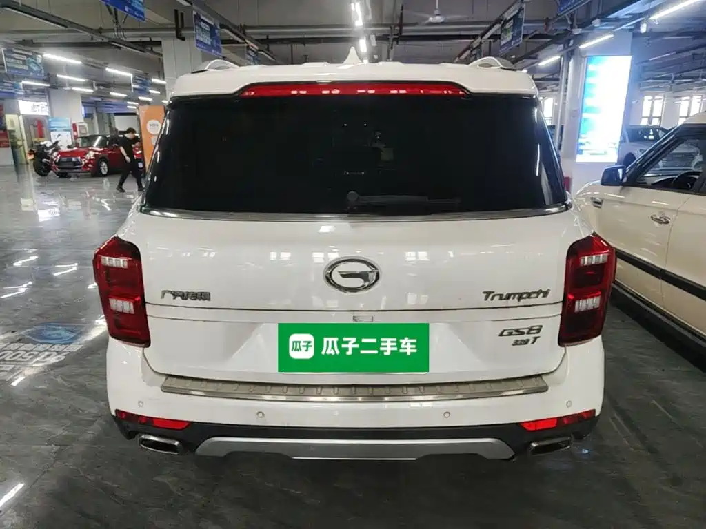 GAC Trumpchi GS8 320 T 2 WD Luxury Connected (7-seat)