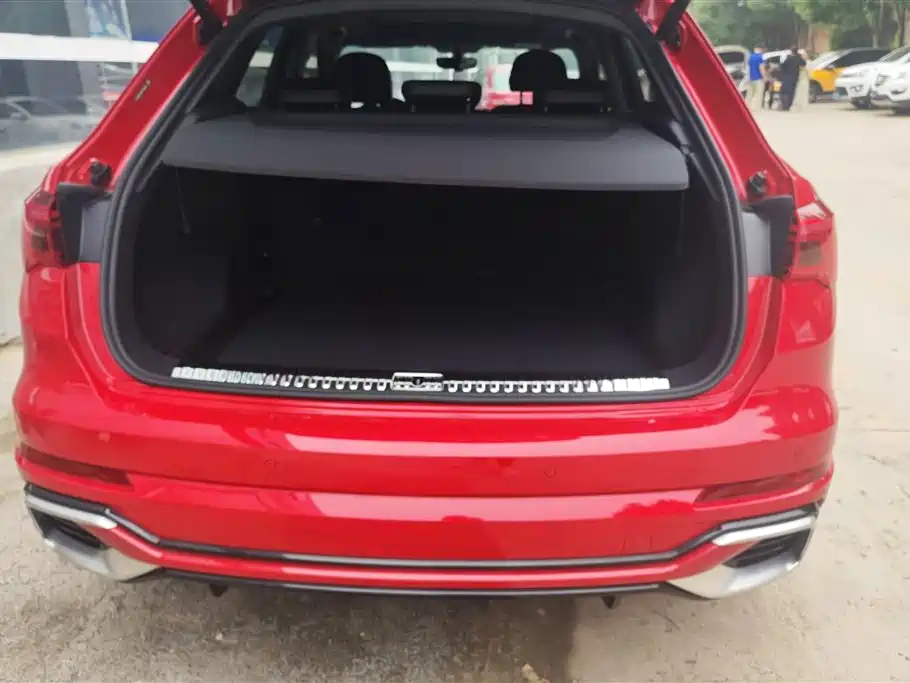 Audi Q3 35 TFSI Fashion Dynamic (1.4 T)