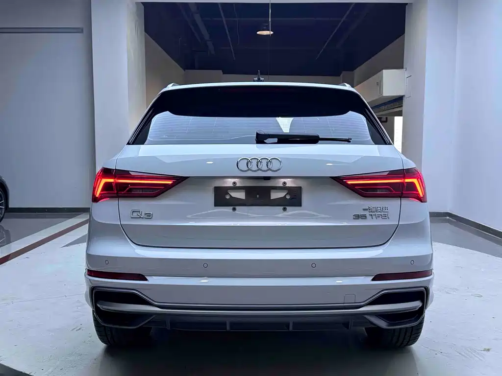 Audi Q3 35 TFSI Progressive Dynamic (1.4 T)