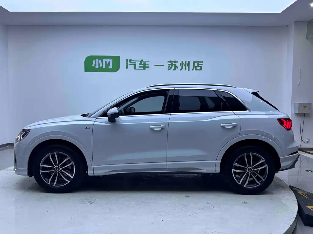 Audi Q3 35 TFSI Progressive Dynamic (1.4 T)