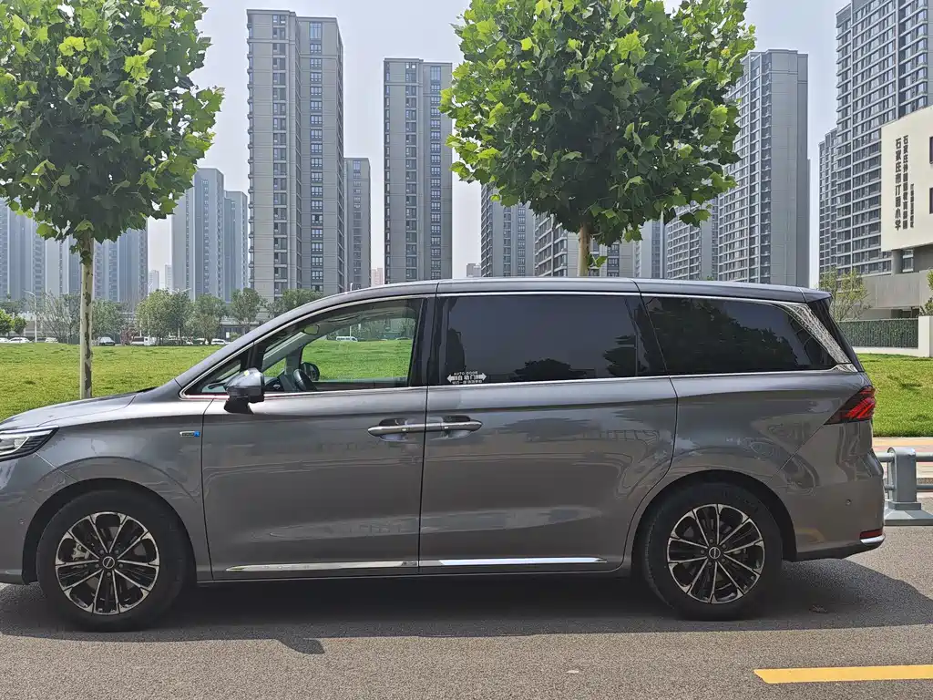 Roewe iMAX8 400 TGI Supreme Series Supreme