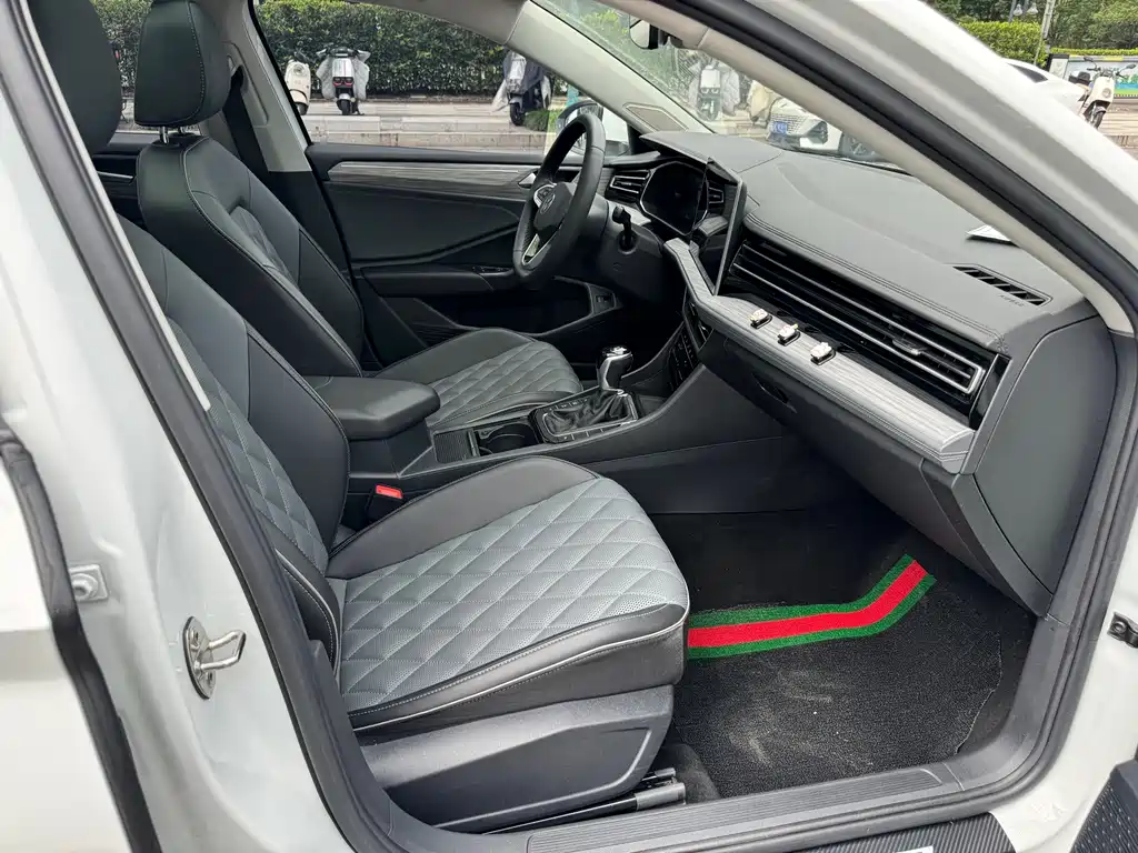 Sagitar 280 TSI DSG Transcend