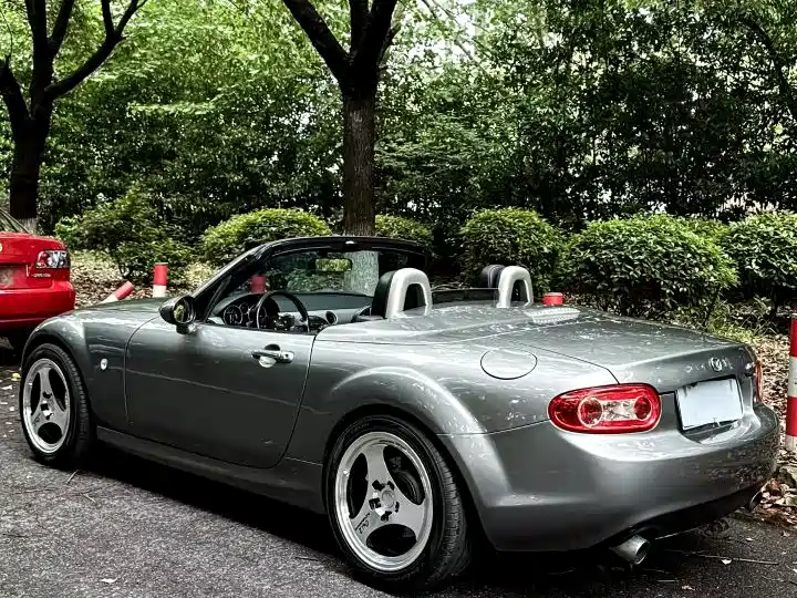 Mazda MX-5 2.0