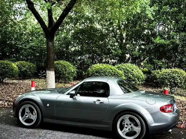 Mazda MX-5 2.0