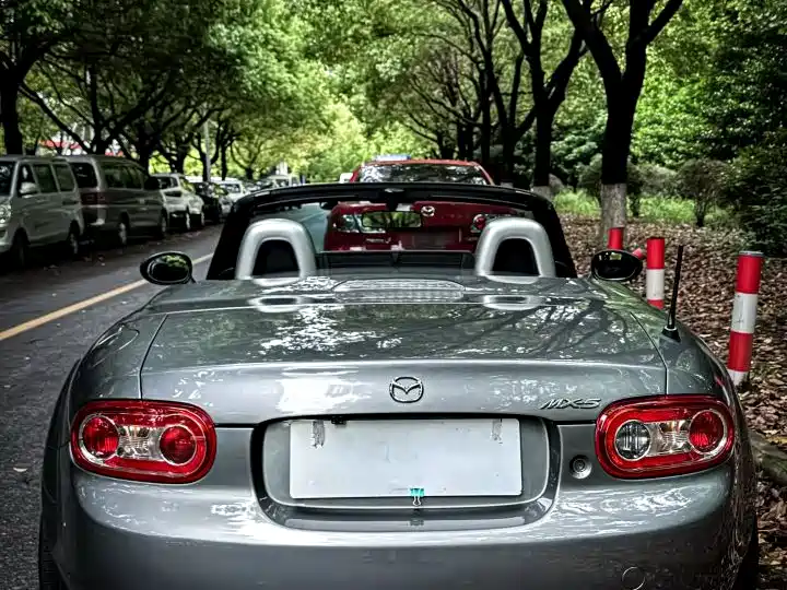Mazda MX-5 2.0