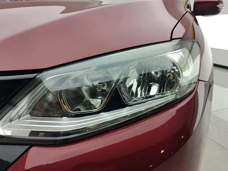 Tiida 1.6 L CVT Smart Travel