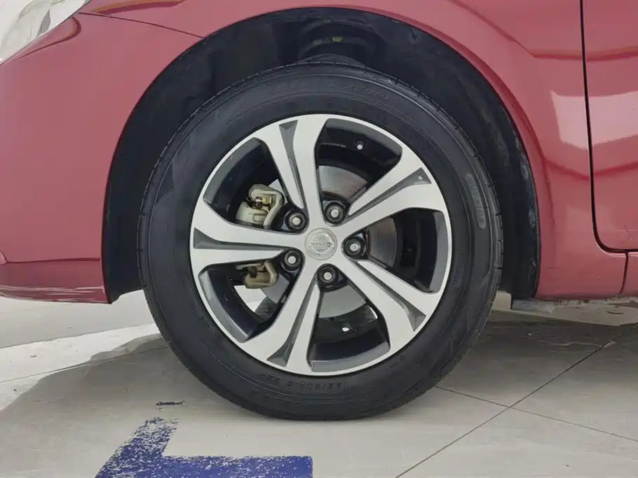 Tiida 1.6 L CVT Smart Travel