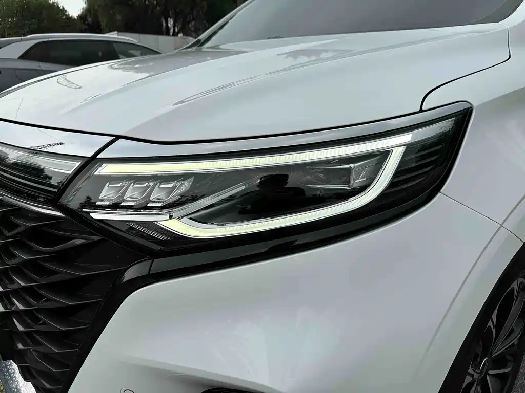 Roewe iMAX8 400 TGI Honored