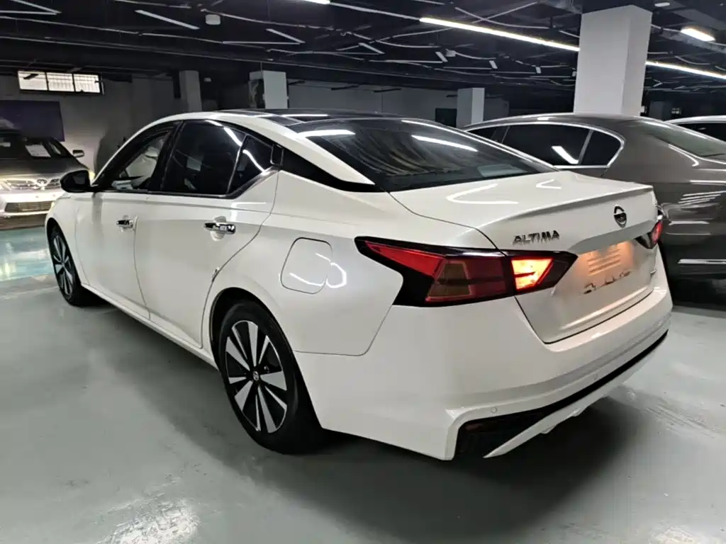 Teana 2.0 L XL Upper Smart Travel