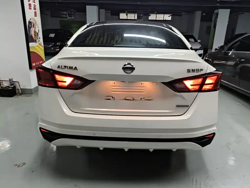 Teana 2.0 L XL Upper Smart Travel