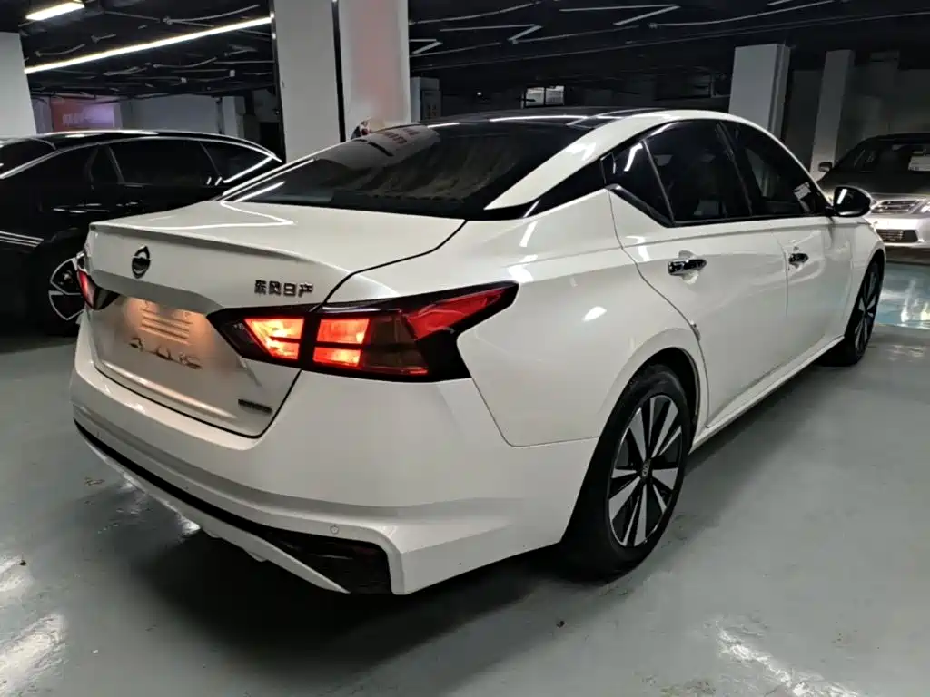 Teana 2.0 L XL Upper Smart Travel