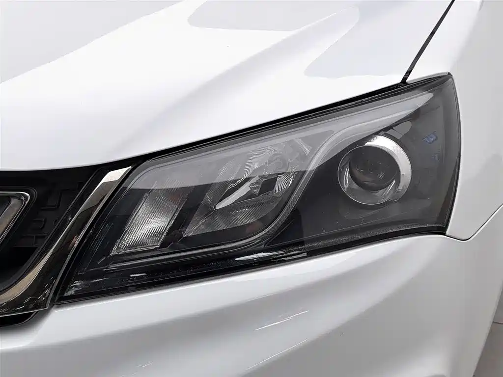 Emgrand Sedan Million 1.5 L CVT Upward