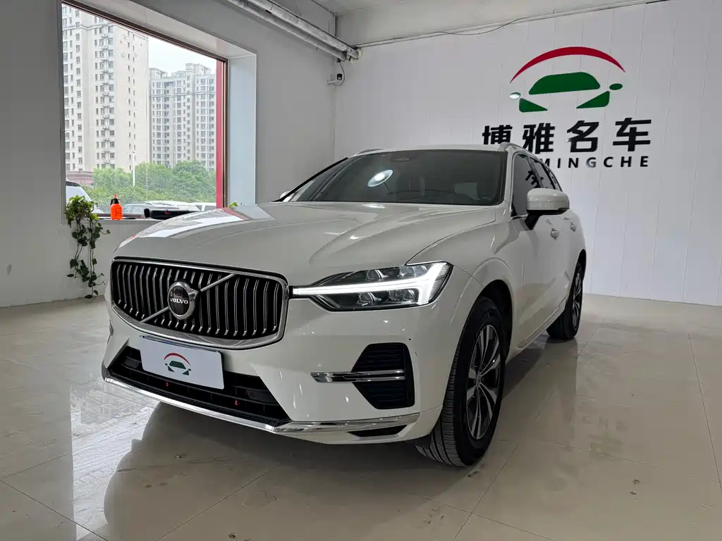 Volvo XC60 B5 4 WD Smart Ease Luxury