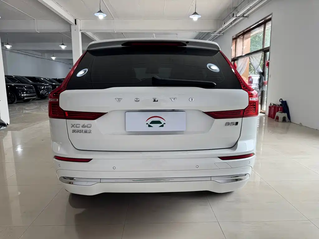 Volvo XC60 B5 4 WD Smart Ease Luxury