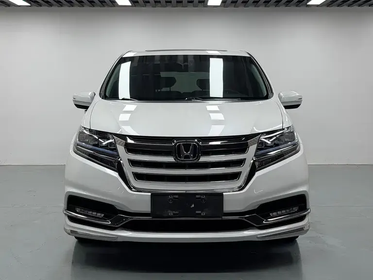 Honda Elysion 2.0 L Hybrid Luxury