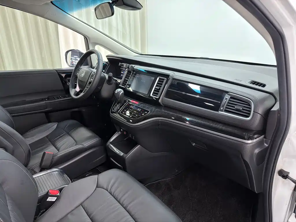 Elysion 2.0 L Hybrid Luxury