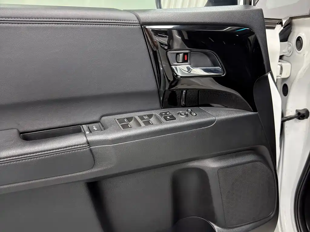 Elysion 2.0 L Hybrid Luxury