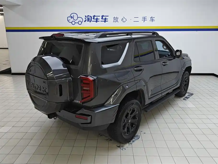 Tank 400 NEV Hi4-T Offroad
