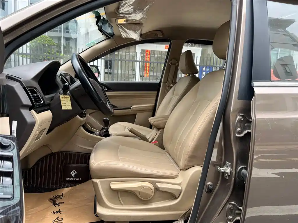 Baojun 730 1.5 L Manual Comfort 7-seat