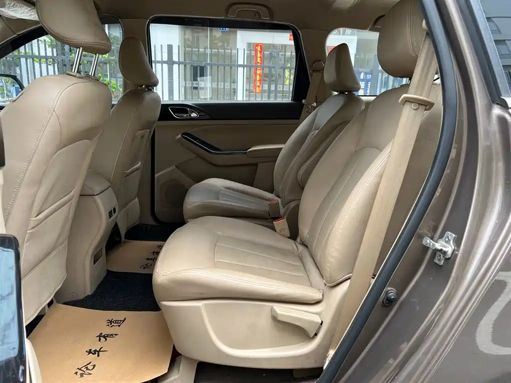 Baojun 730 1.5 L Manual Comfort 7-seat