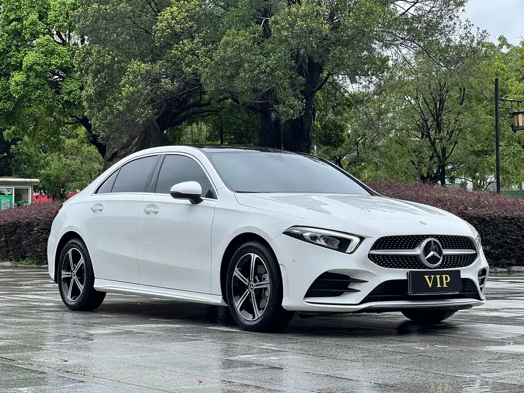 Mercedes-Benz A-Class A 200 L Sport Sedan Dynamic