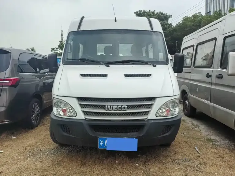 Iveco Baodi 依维柯褒迪 2012款 2.5 T-A 32 基本型