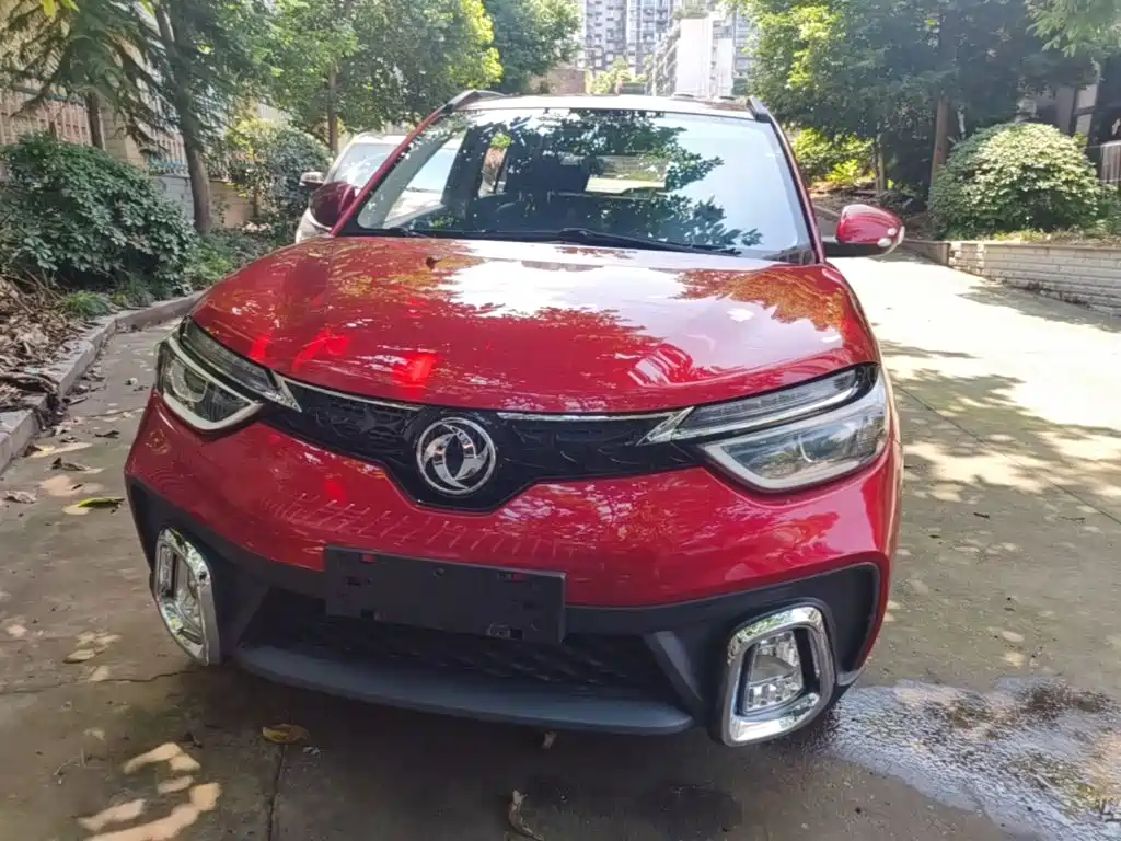 Dongfeng Fengshen AX4 1.6 L DCT Trend Style