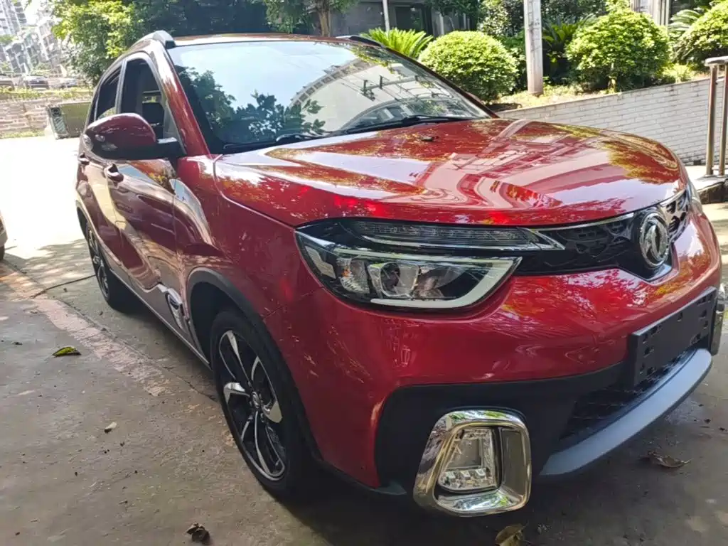 Dongfeng Fengshen AX4 1.6 L DCT Trend Style